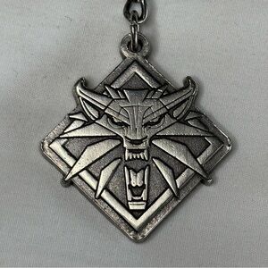 Witcher 3 White Wolf Medallion Keychain